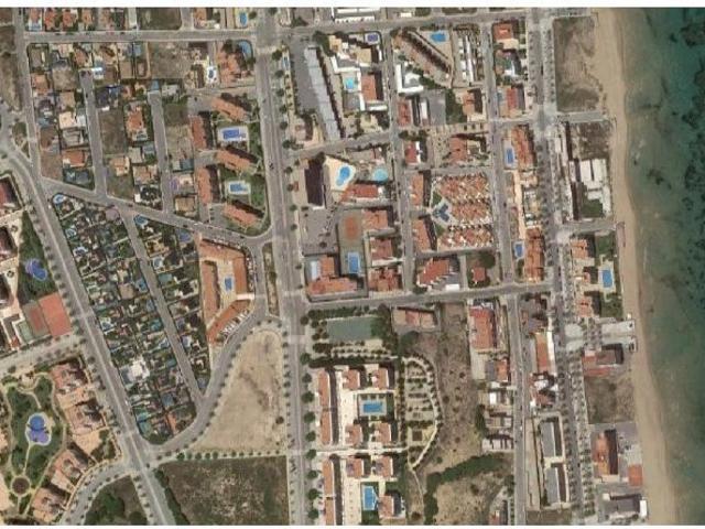 Tres Plazas de Garaje Subterráneas en Arenales del Sol, zona Avda. Costa Blanca
