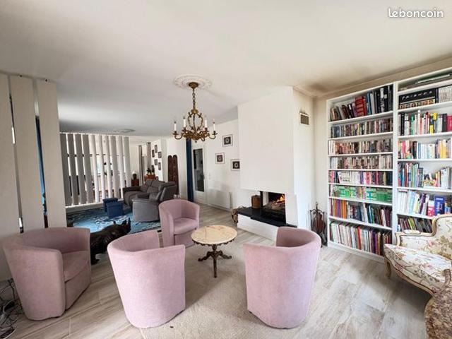 Tres rare vente demeure de caractere de 220 m² 4 chambres – terrain de 1262 m² canet 34800