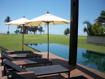 TRES VIDAS, CASA MINIMALISTA EN CAMPO DE GOLF Y PLAYA, 4 RECAMARAS