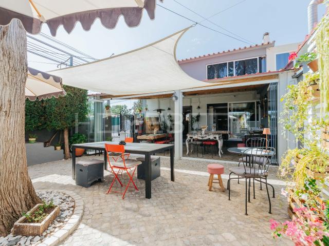 Trespassa se restaurante em pleno funcionamento