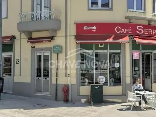 Trespasse com Cedência de Quotas de Café em Cedofeita | Porto