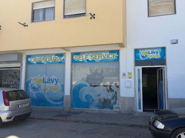 Trespasse de 4 Lavandarias Self Service na Baixa da Banheira Moita Quinta do Conde