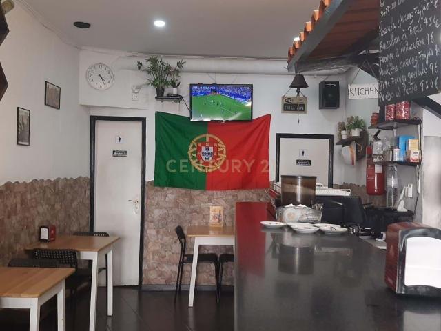 Trespasse de café snack bar na baixa do Porto