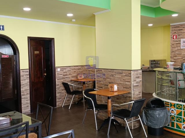 Excelente Oportunidade de Trespasse de Dois Negócios Padaria e Snack Bar Pastelaria