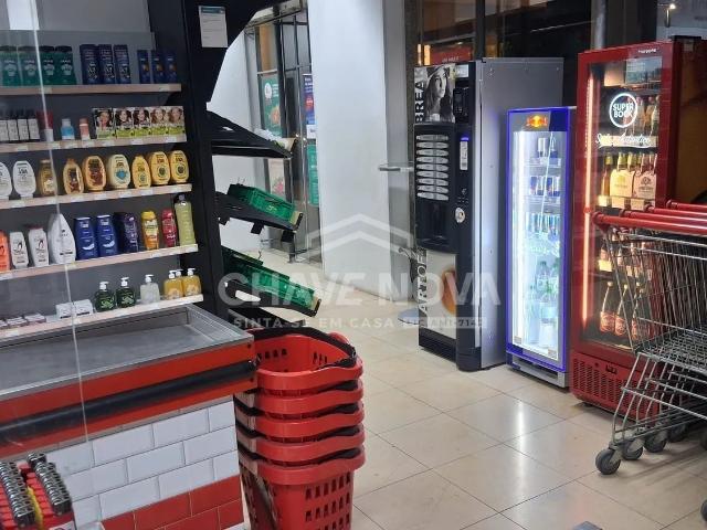 Trespasse de Minimercado em pleno funcionamento | Lordelo do Ouro | Porto
