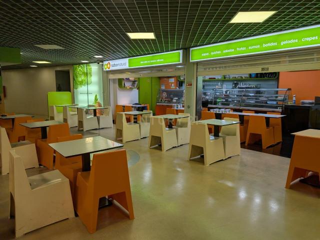 Trespasse de restaurante no centro comercial de Portela
