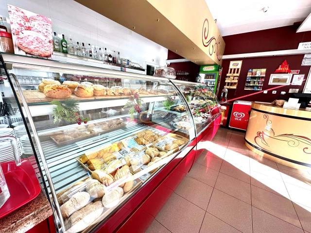 Trespasse Pastelaria equipada e de fabrico próprio em Ferreiras