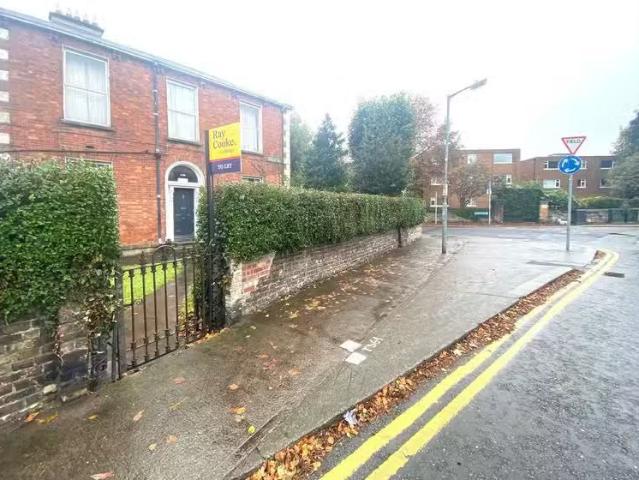 Tritonville Road, Sandymount, Dublin 4 is for rent