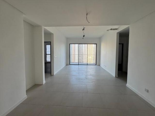 Triuni at Batu Uban Bare Unit Spacious Layout 2 Car Park Prime
