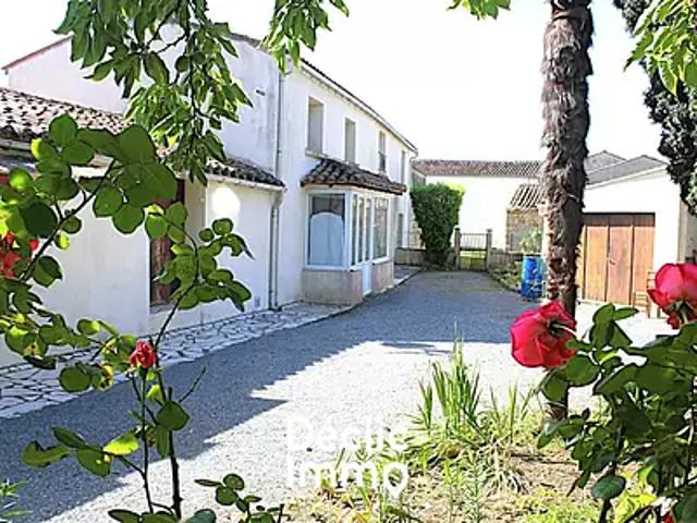 Trizay 17250 Achat / Vente maison 6 pièces t6 au dernier étage