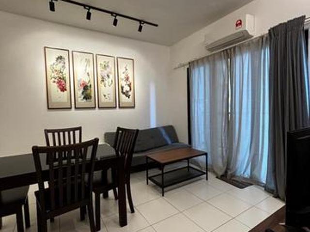 Tri Pinnacle 800sf Fully Furnished and Renovated 1 Car Park