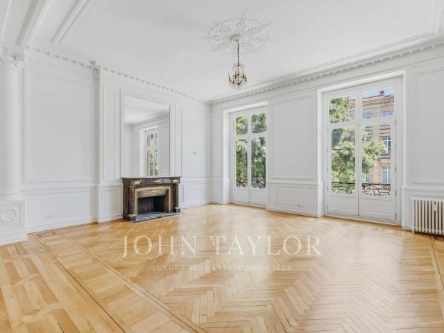 TRIANGLE D'OR APPARTEMENT D'EXCEPTION JOHN. TAYLOR