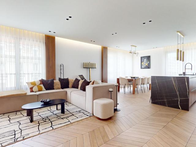 Triangle d'Or Bien d'exception de 126 m2 en étage élevé avec balcon