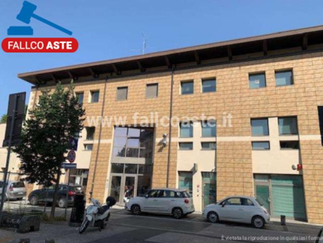 Tribunale di Arezzo RG 26/2023 Ufficio in asta