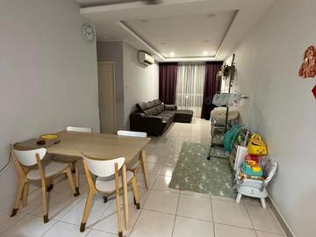 Trifolis Klang apartment for rent