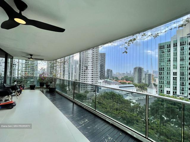 Trilight D11, Condominium