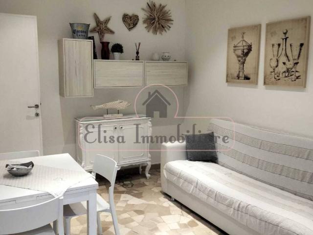 Trilocale 100 m², Centro, Viareggio