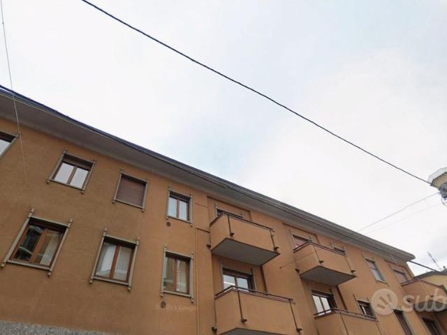 Trilocale con balcone a Brugherio