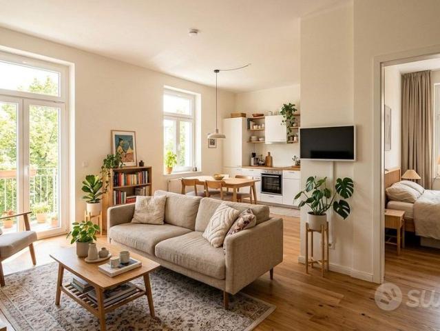 Trilocale con BALCONE / ANAGNINA
