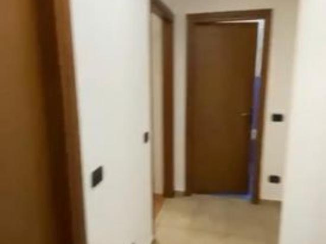 trilocale con balcone alle porte di Milano