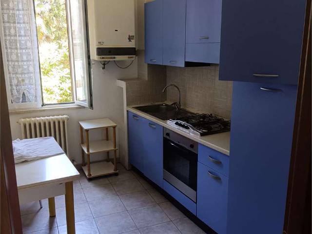 Trilocale con balcone in centro x DITTE