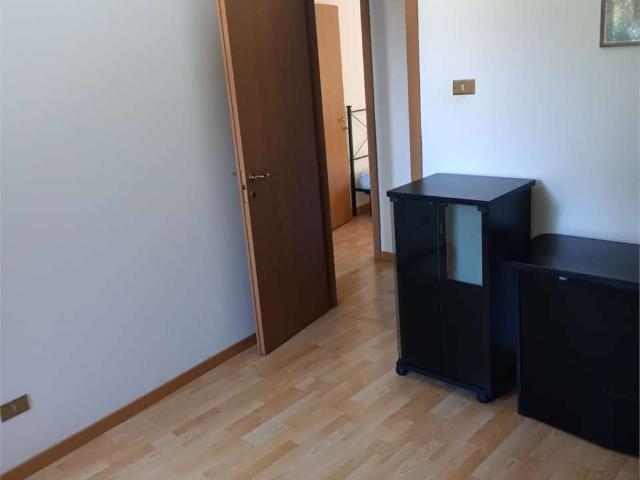 Trilocale con balcone in centro x DITTE