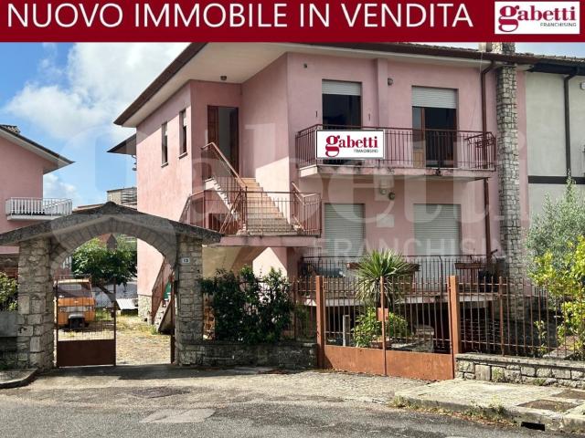 Trilocale con box a Norma