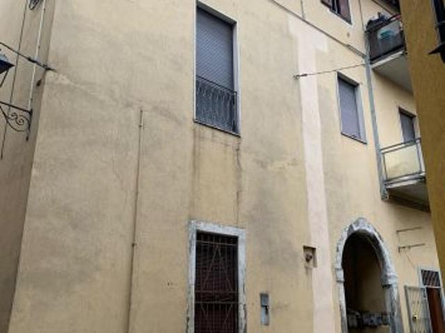 TRILOCALE CON BOX E CANTINA