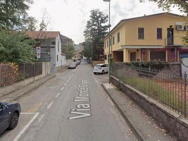 Trilocale con box privato a Vimercate