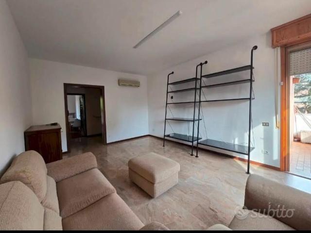 Trilocale con garage a Desio