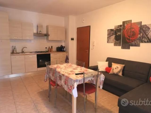 Trilocale con giardino Nave