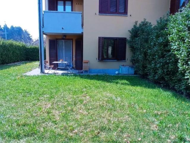 Trilocale con giardino a Carnate