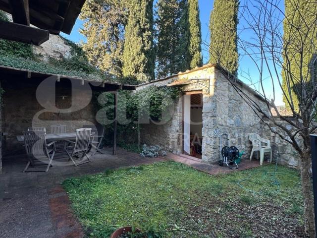 Trilocale con giardino a Gaiole in Chianti