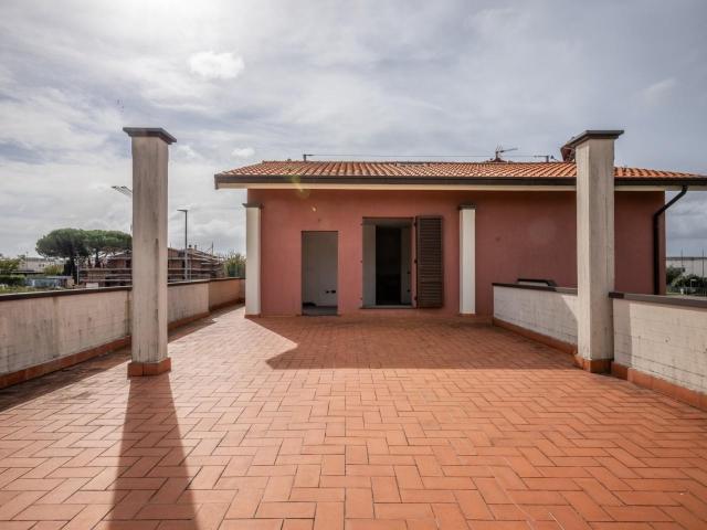 Trilocale con giardino a Pontedera