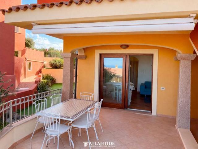Trilocale con terrazza vista mare e cortile privato a Castelsardo, localit Terr