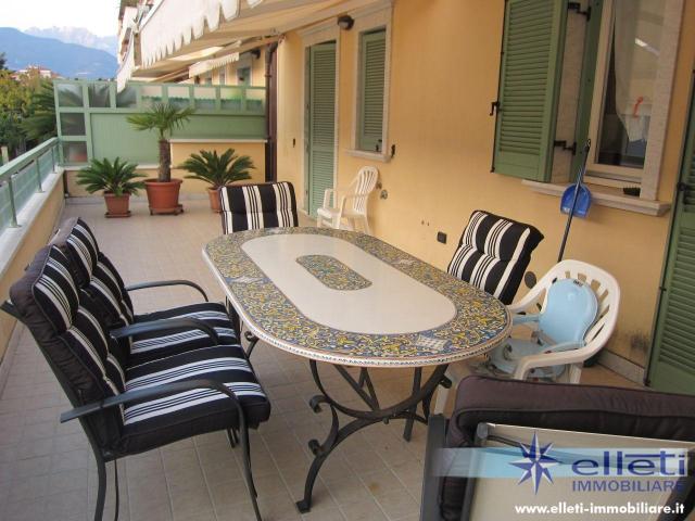 Trilocale con terrazzo, Massa marina di