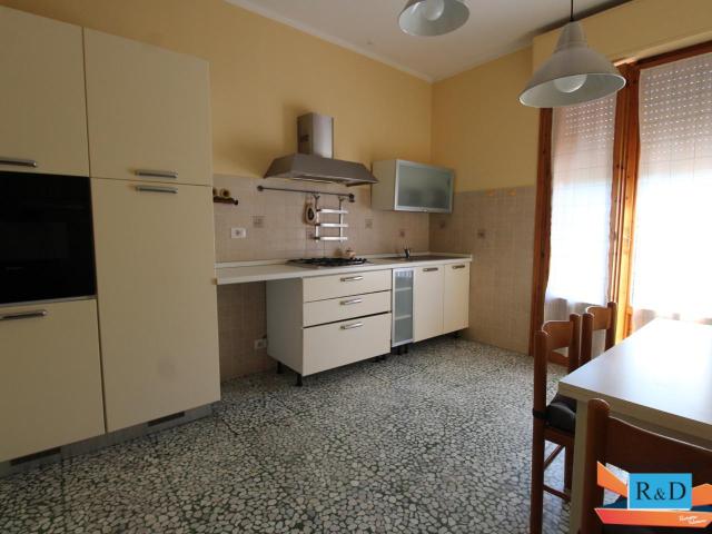 Trilocale con terrazzo a Colle di Val d'Elsa
