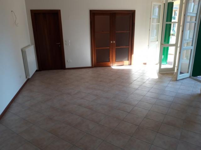Trilocale con terrazzo a Montecatini Terme