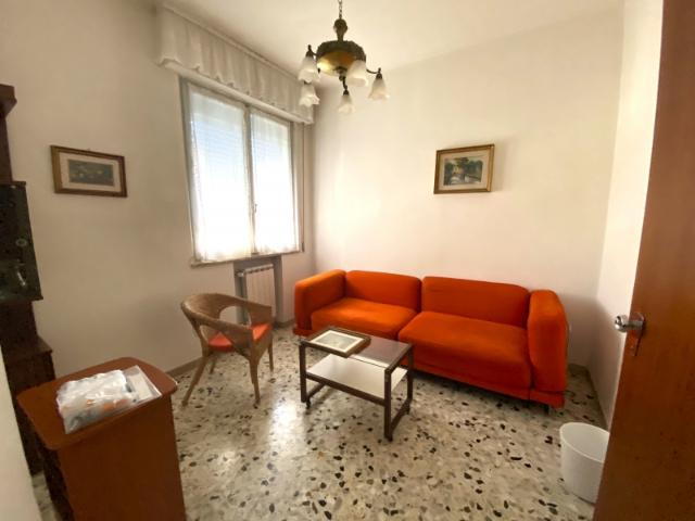 Trilocale con terrazzo a Montecatini Terme