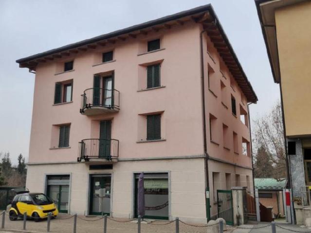 Trilocale con terrazzo a Merone
