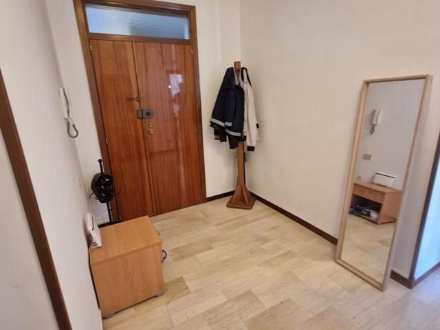 Trilocale con terrazzo a Siena