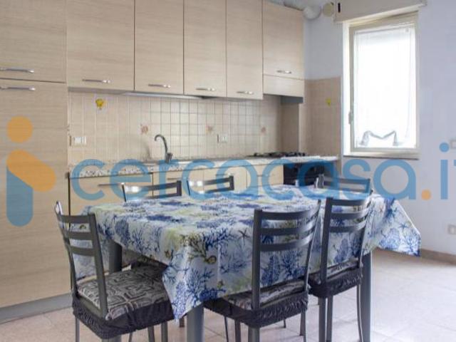 Trilocale con terrazzo a pochi metri dal mare in affitto a Capo D'Orlando