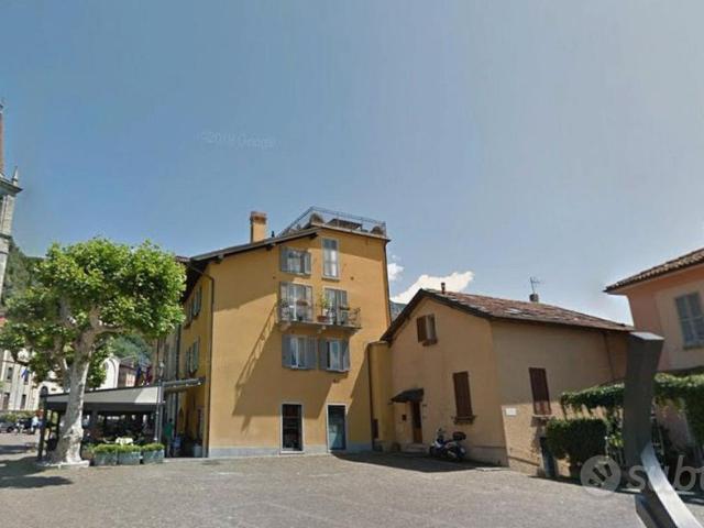 Trilocale con terrazzo a Varenna