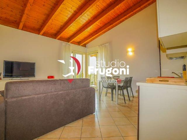 TRILOCALE CON TERRAZZO E AUTORIMESSA IN RESIDENCE CON PISCINA