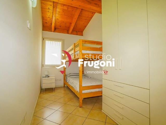 TRILOCALE CON TERRAZZO E AUTORIMESSA IN RESIDENCE CON PISCINA