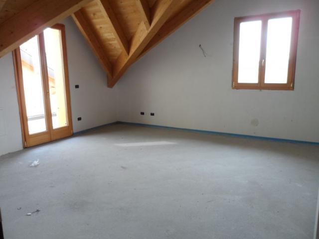 Trilocale con terrazzo in de andrè, Cavenago di Brianza