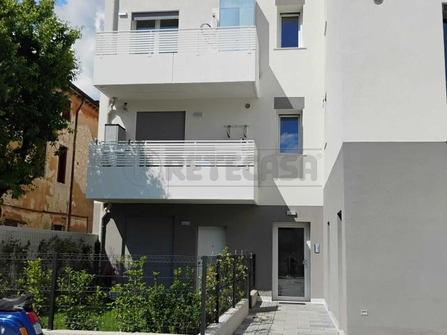 Trilocale con terrazzo in via trento 41, Arzignano