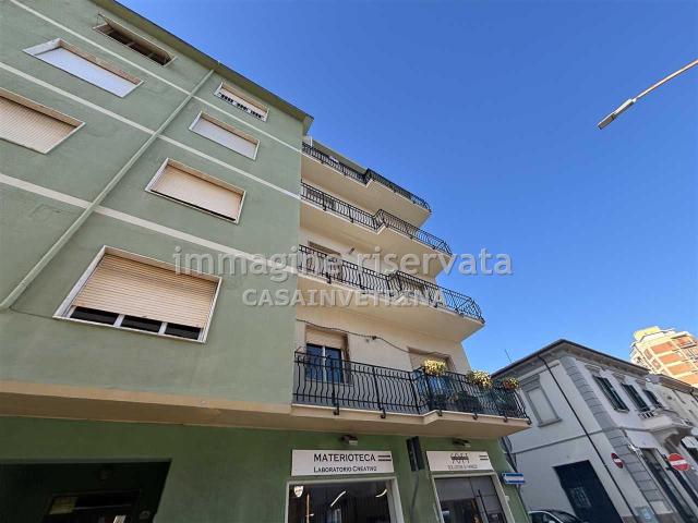 Trilocale con terrazzo in via bicocchi, Follonica