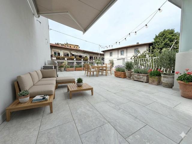 Trilocale con terrazzo, Signa centro