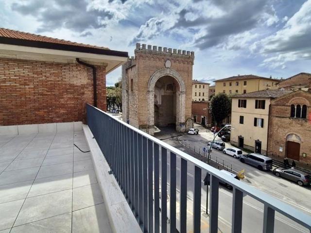 Trilocale con terrazzo, Siena antiporto